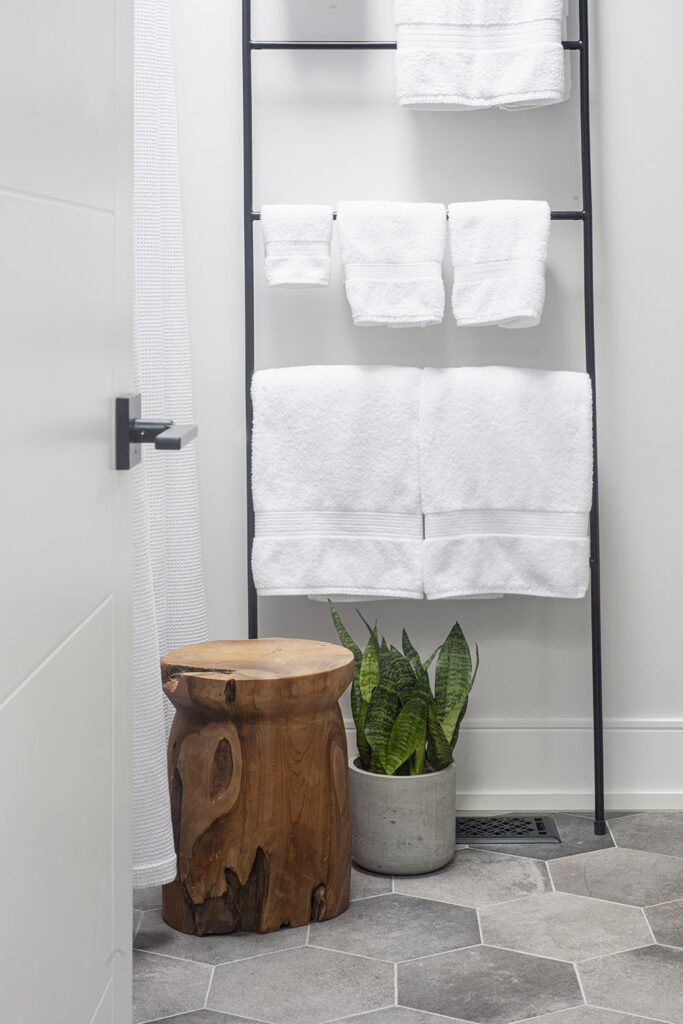 Durant bathroom towels and decorative seat
